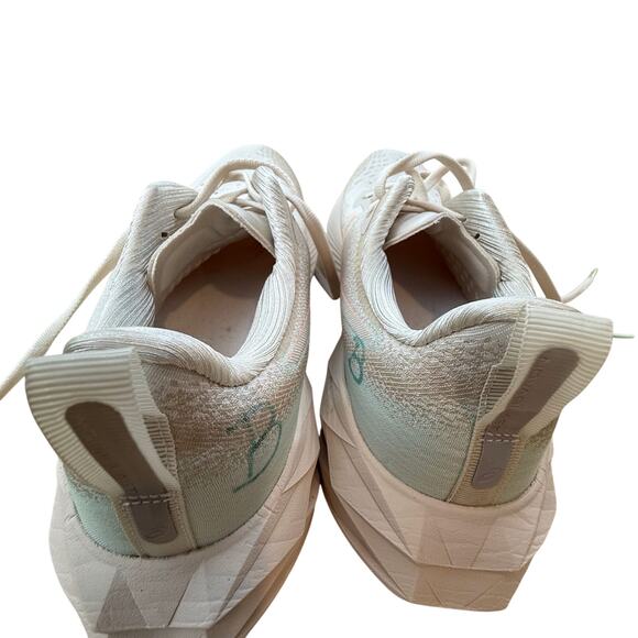 Asics Novablast 4 cushioned Running Shoes Daily Trainer Oatmeal Seafoam Size 9.5 - Picture 13 of 16
